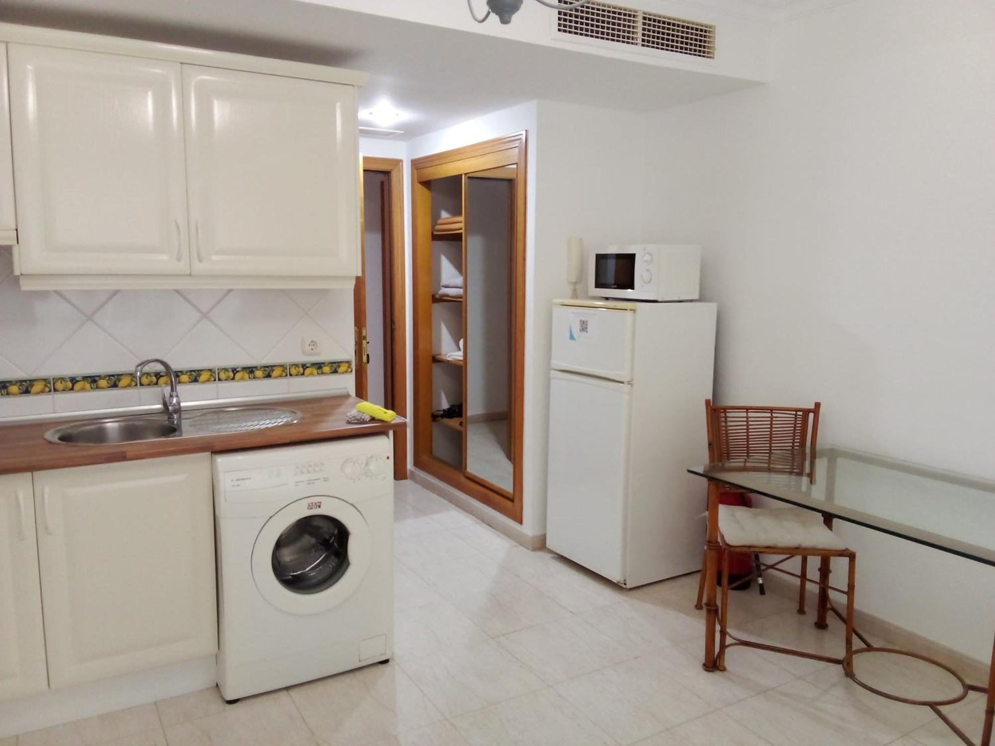 Coqueto Estudio En Calle Vela Benalmadena